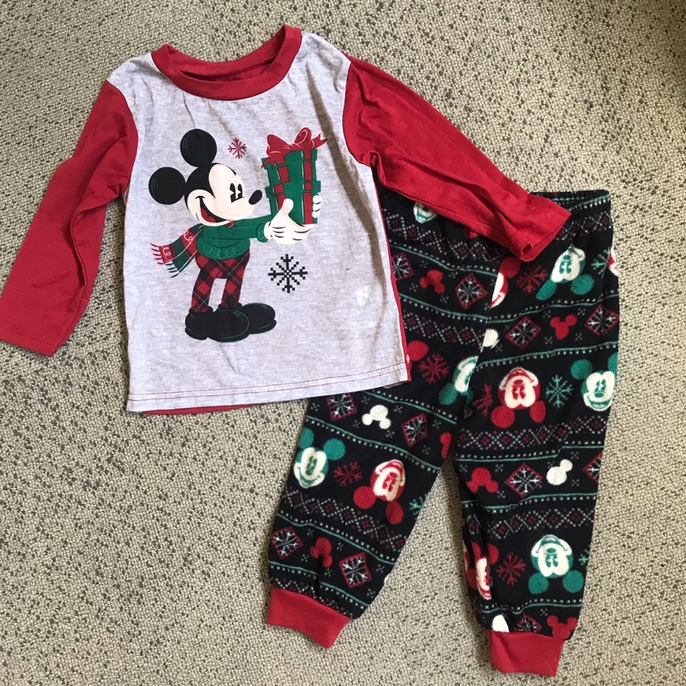 Disney Kids Red Mickey Mouse Holiday Pajama Set